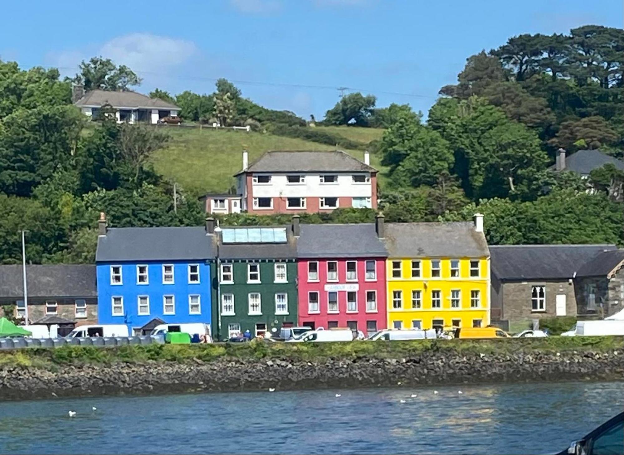 Yellow House Apartment Bantry Bagian luar foto